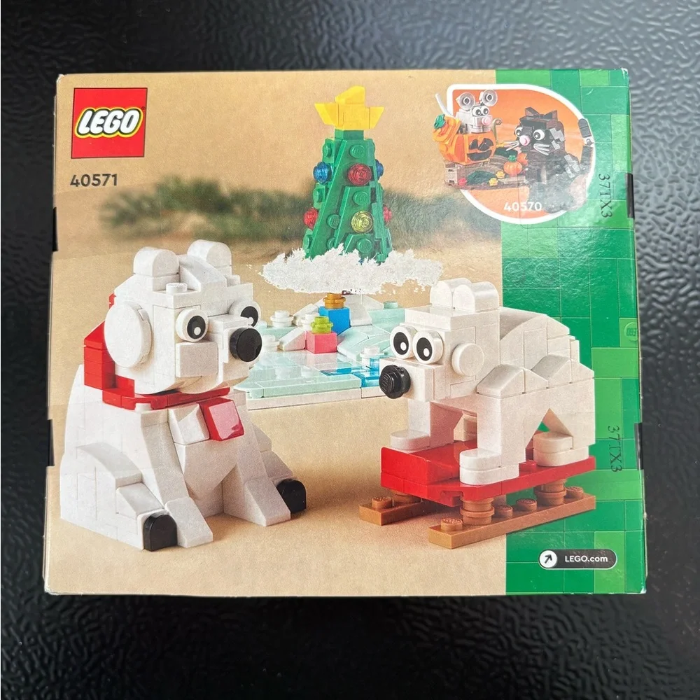 LEGO Wintertime Polar Bears set 40571 - Picture 2 of 3